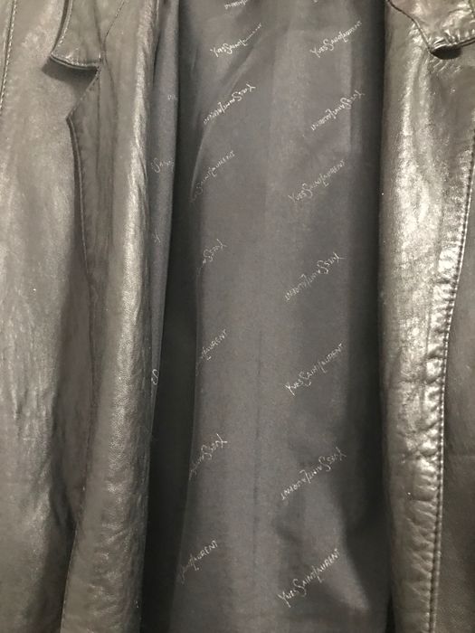 Casaco de pele da Yves Saint Laurent