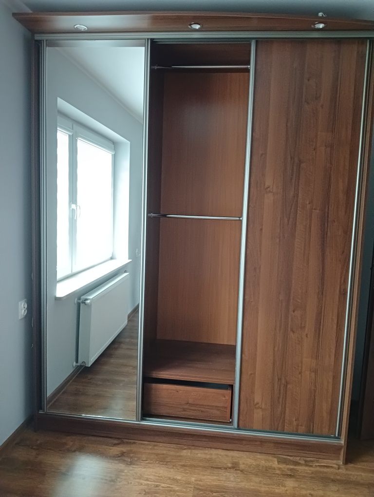 2 DUŻE szafy garderoby 194x247 kazda