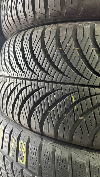 Пара всесезонної гуми 215/55/17 Goodyear