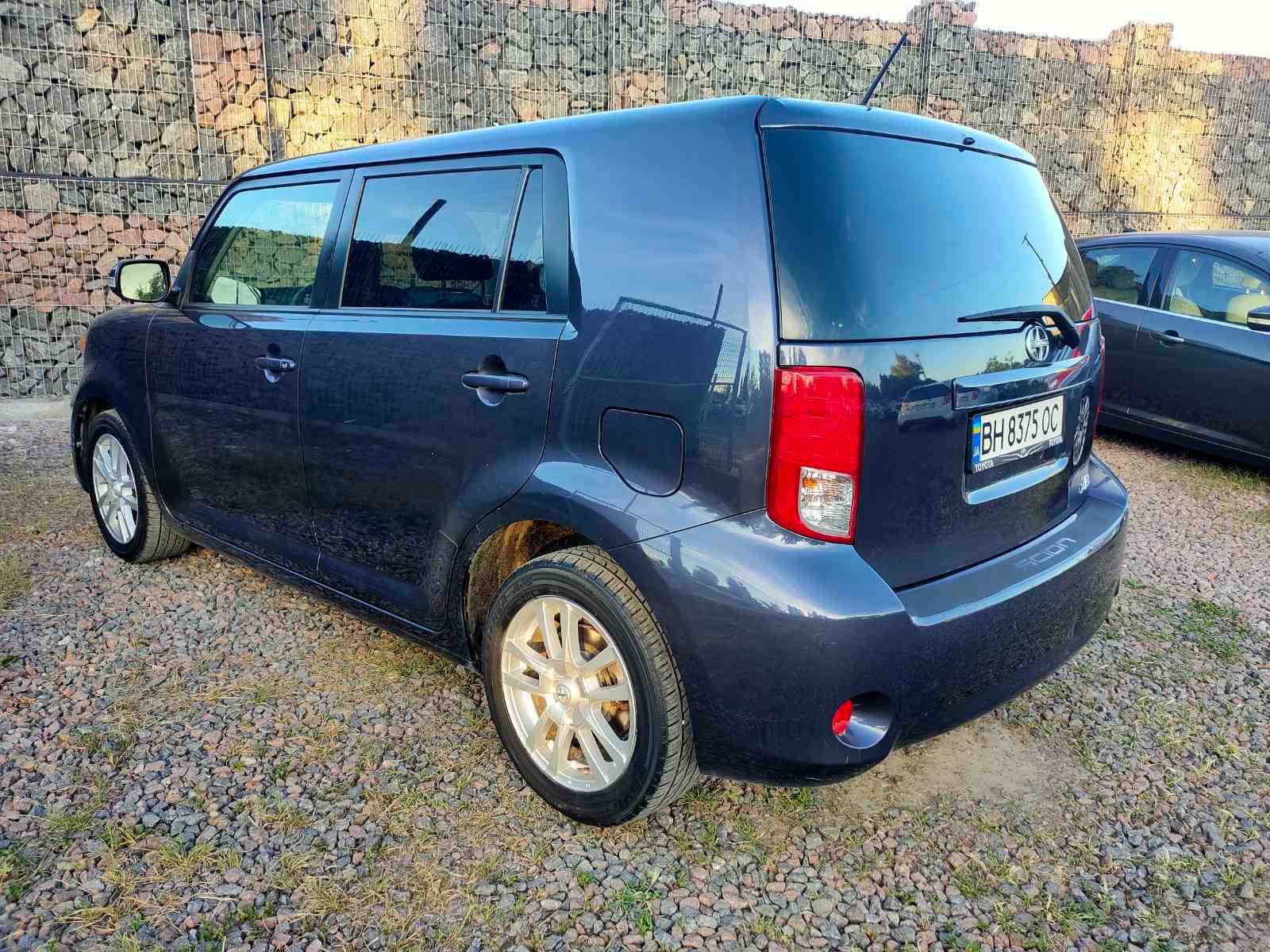 Авто Scion xB 2012