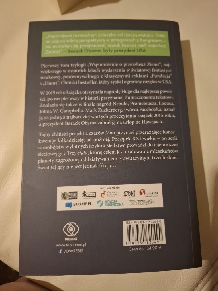 Problem trzech ciał Cixin Liu