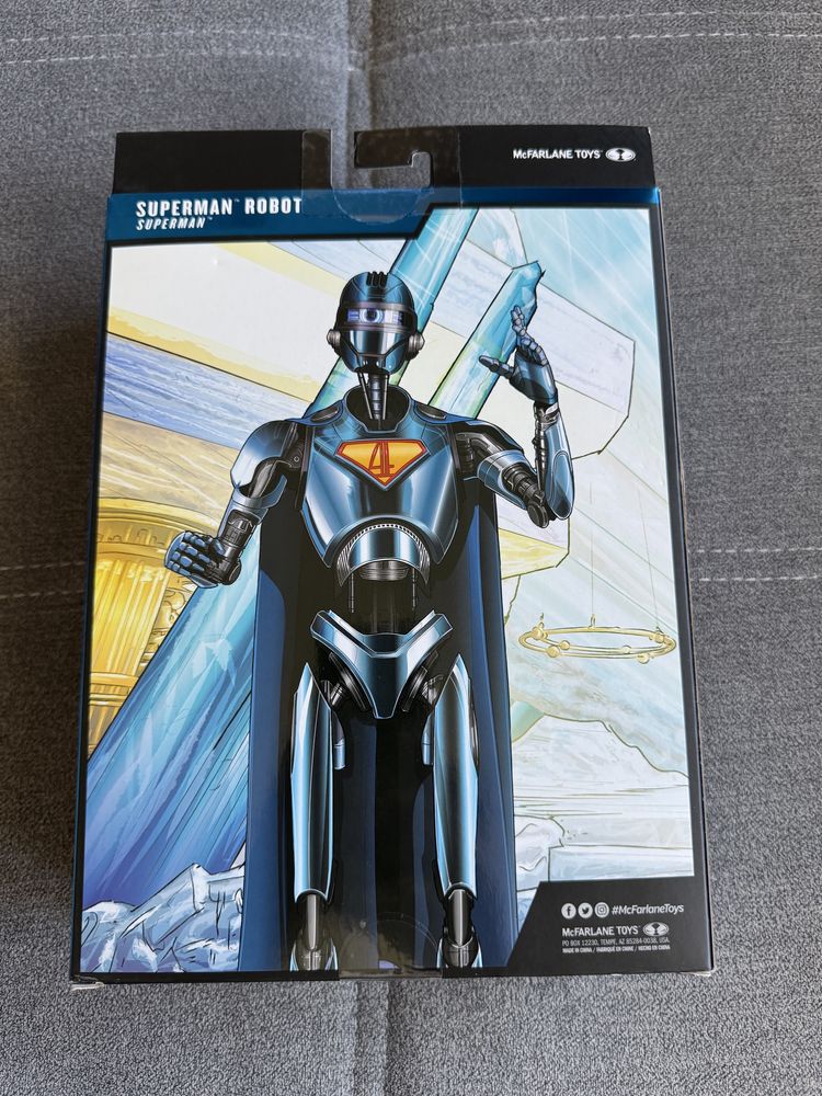 Figurka DC Multiverse Superman 2025 Robot (Red Platinum)