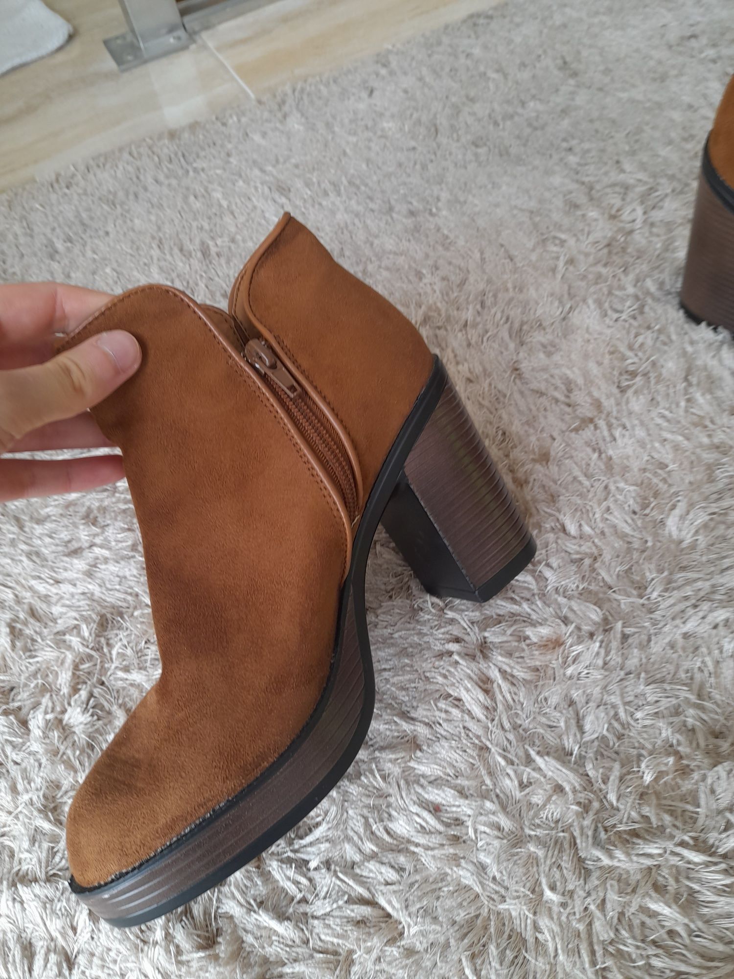Botas camel tamanho 36