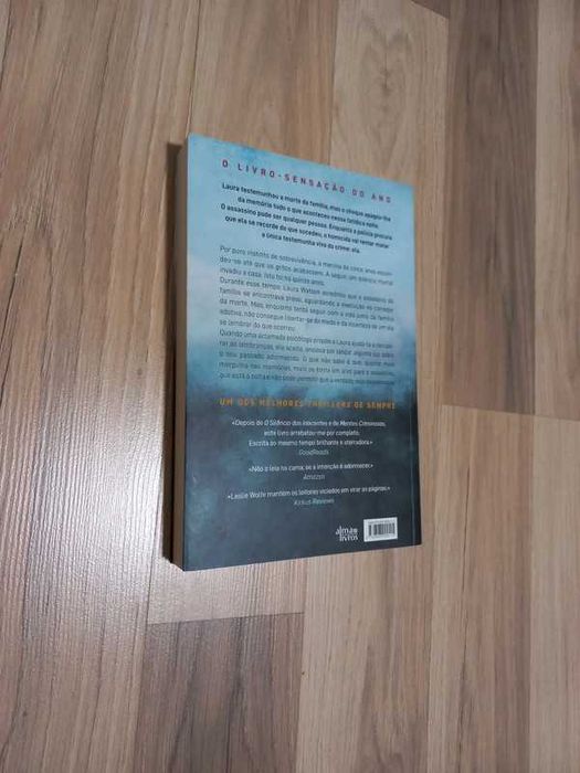 Livro "A rapariga que sobreviveu"