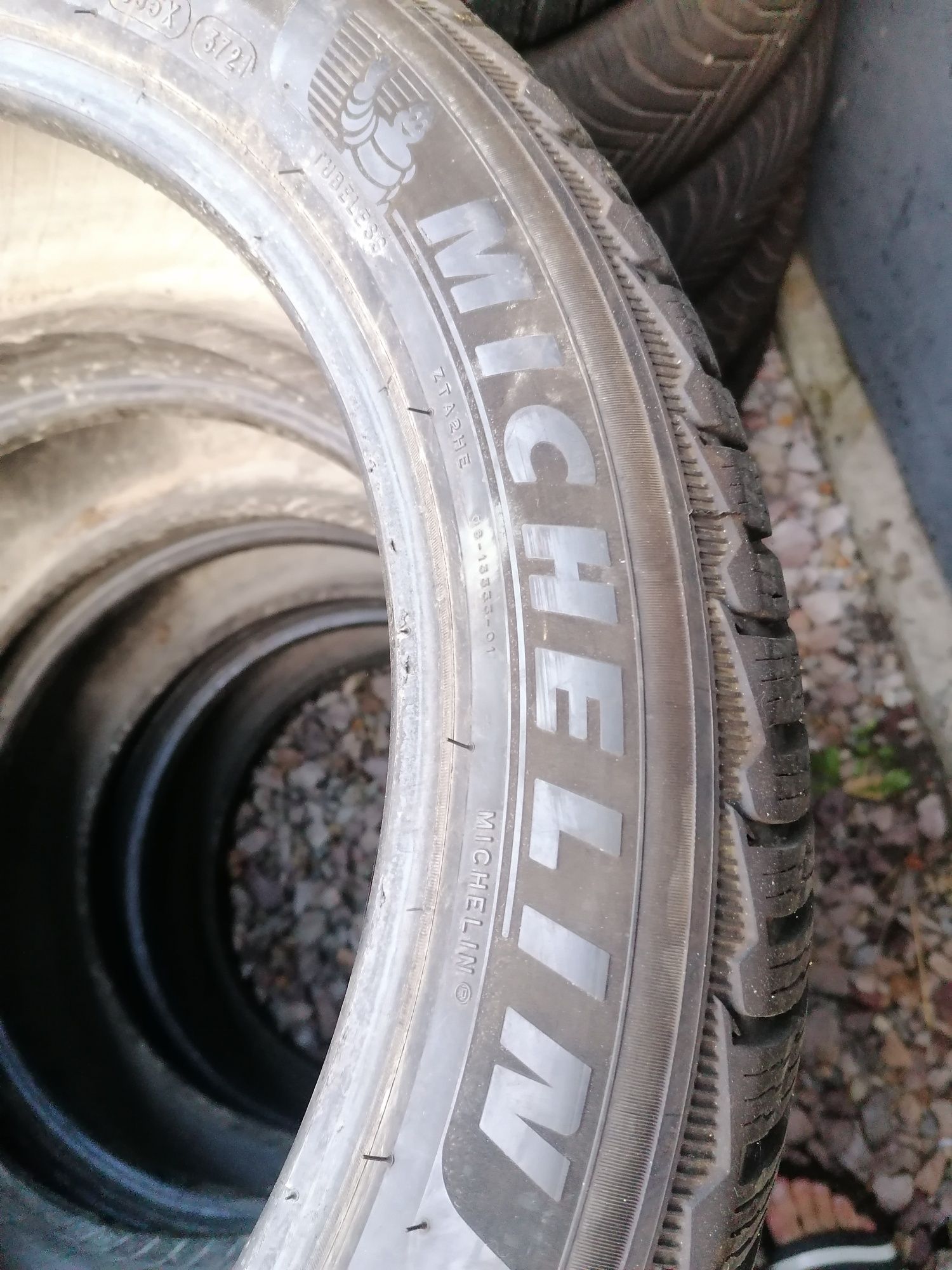 245/45/19 Michelin zimowe