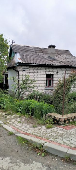 Продам 1/3 будинку
