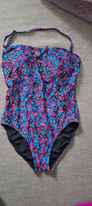 Купальники роздільні/суцільні