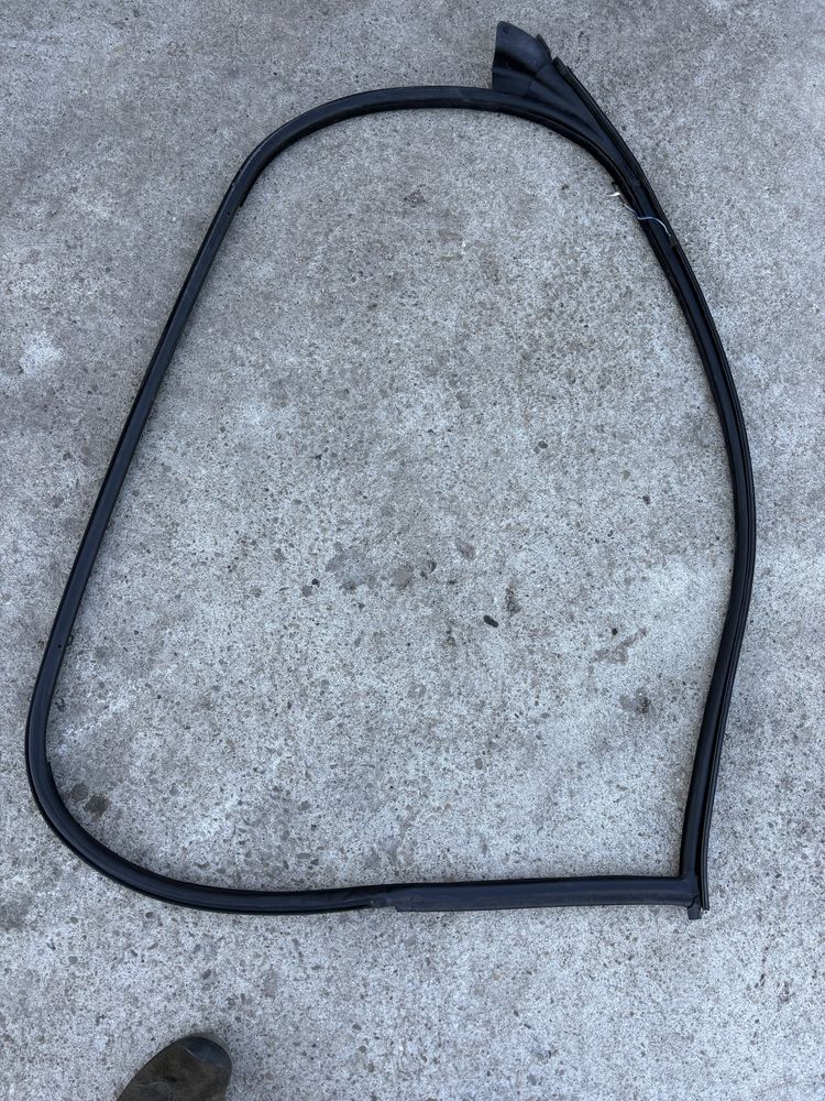 Uszczelka drzwi kierowcy karoserii lewa lewy przód bmw e46 coupe