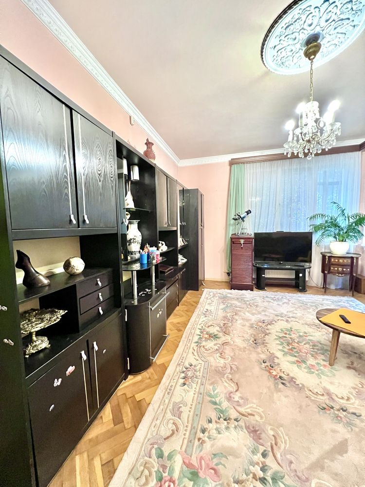 Прожаж квартири в елітному районі  центру вул. Тарнавського