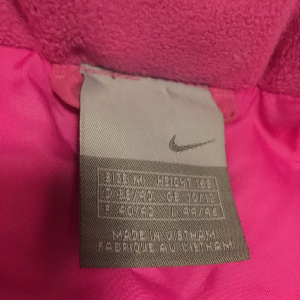 Куртки женские пуховики Nike, Benetton, Columbia