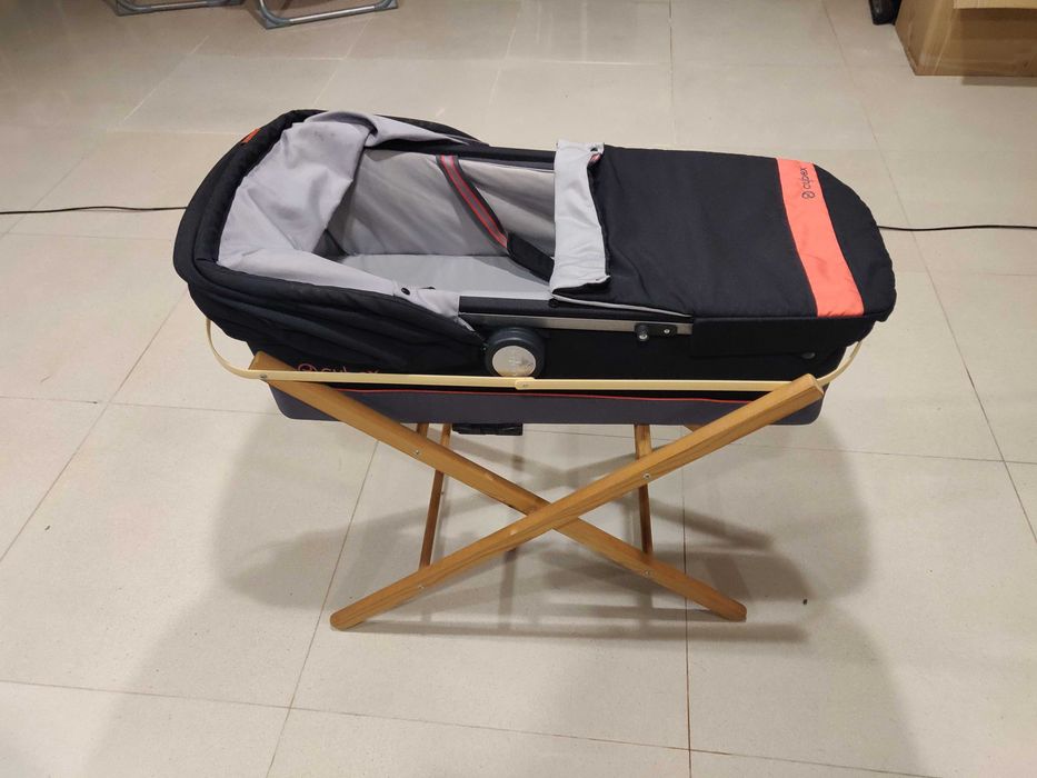 Berço/alcofa com suporte da Cybex
