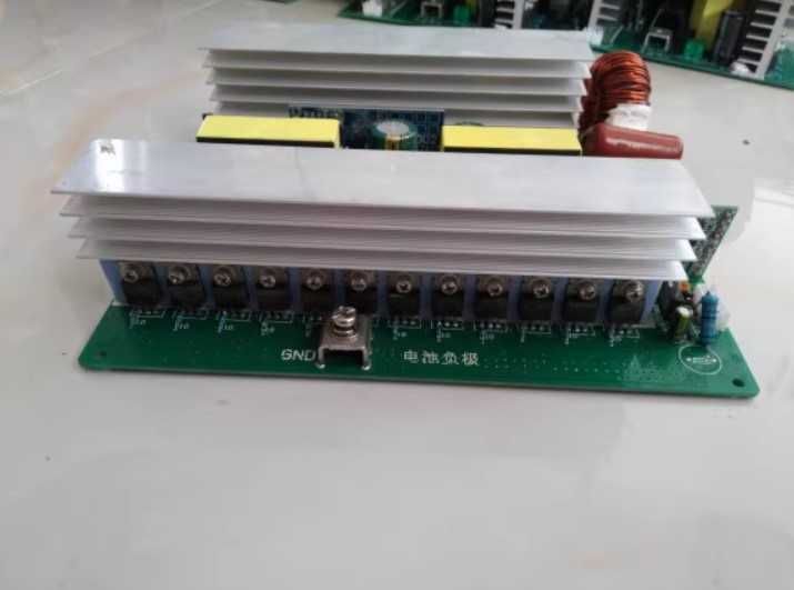 Інвертор 1500W (пік 2000W) чистий синус 24V/220V