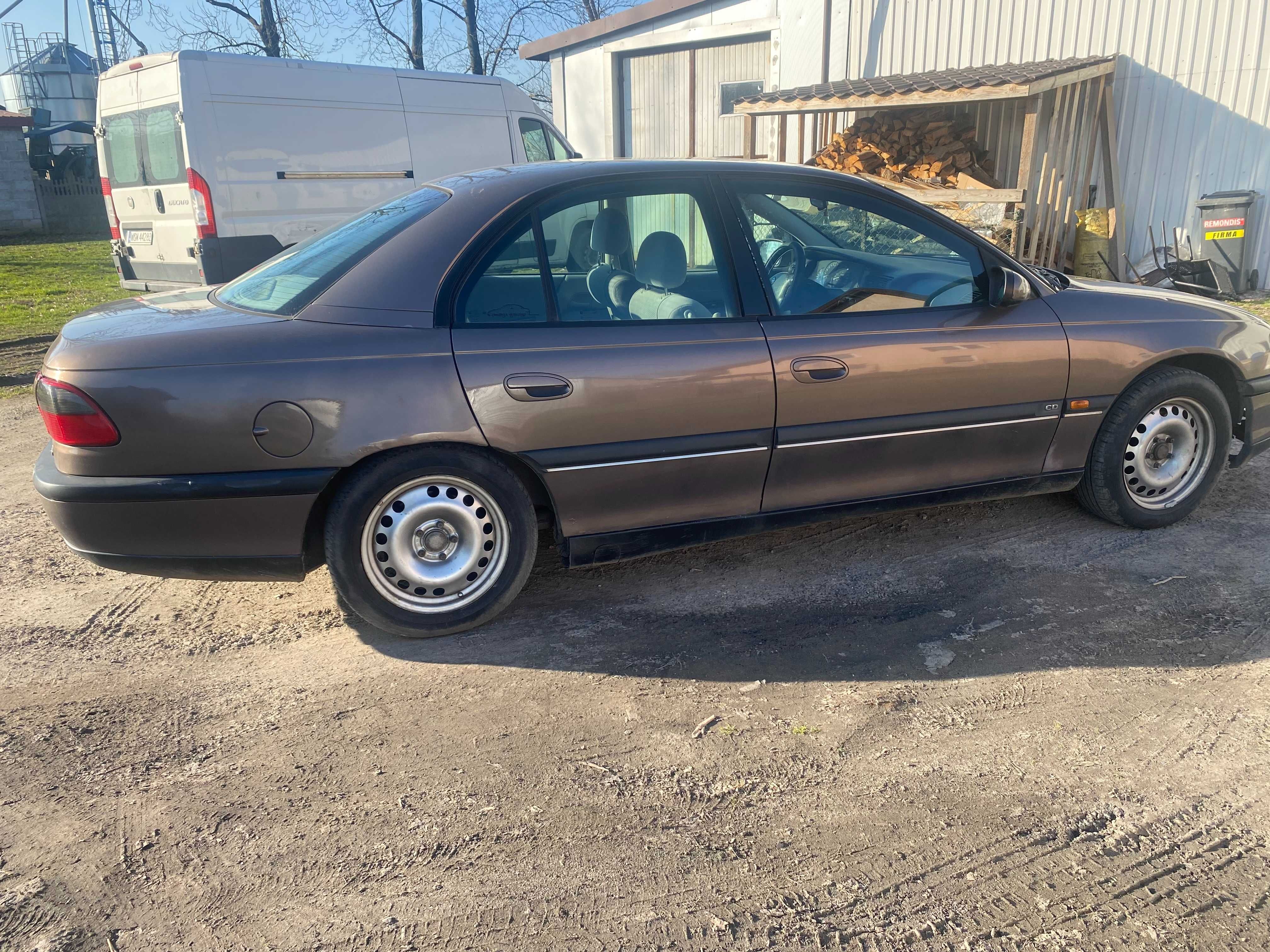 Opel Omega 2.0 KAT 136 KM