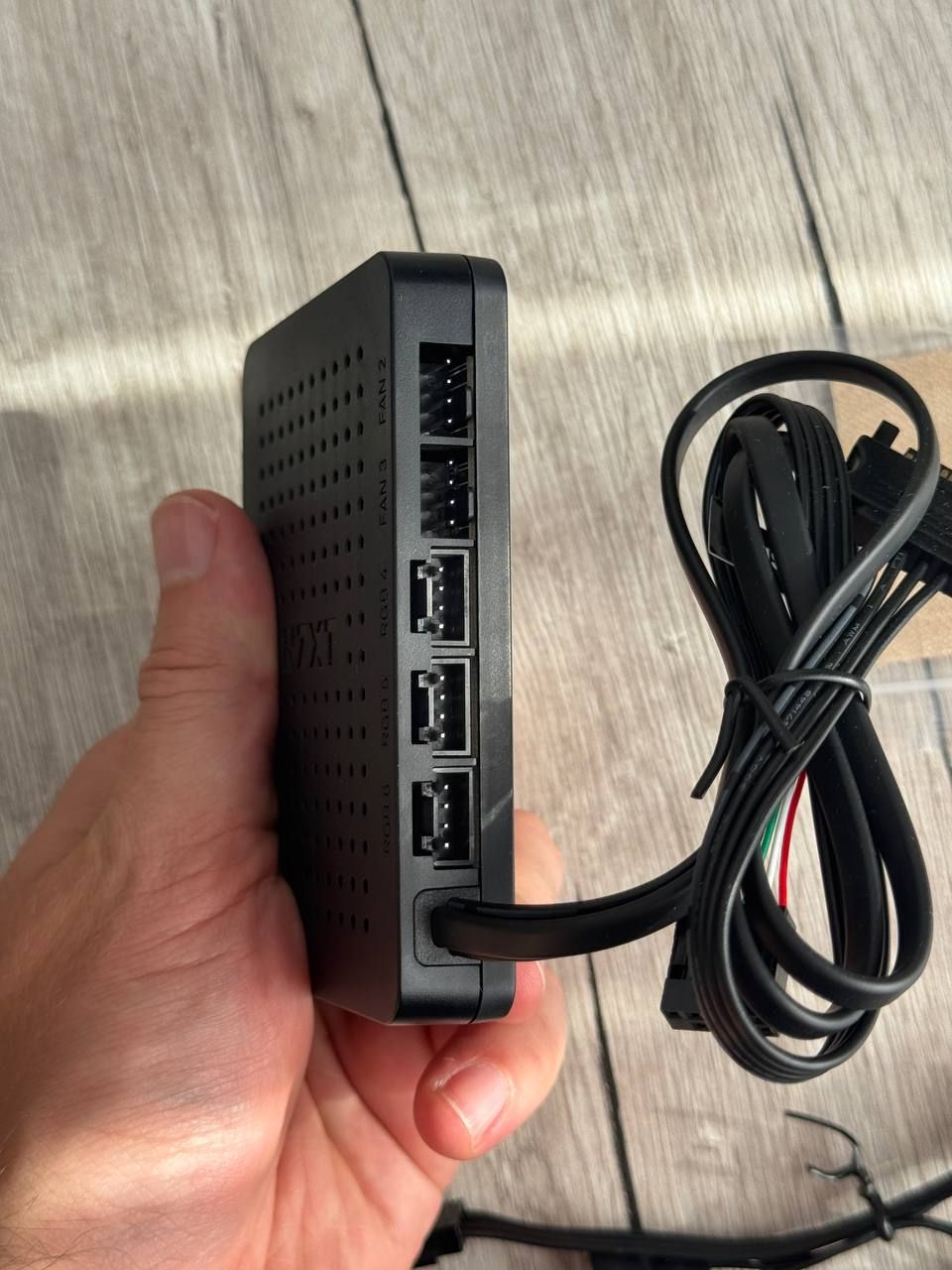 Контролер NZXT RGB & Fan Controller (AC-CRFR0-B1)