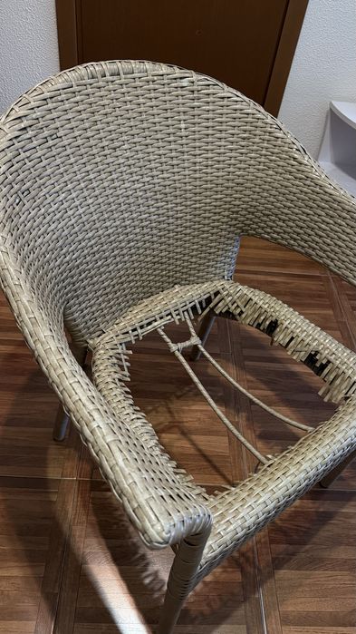Плетене крісло під ремонт