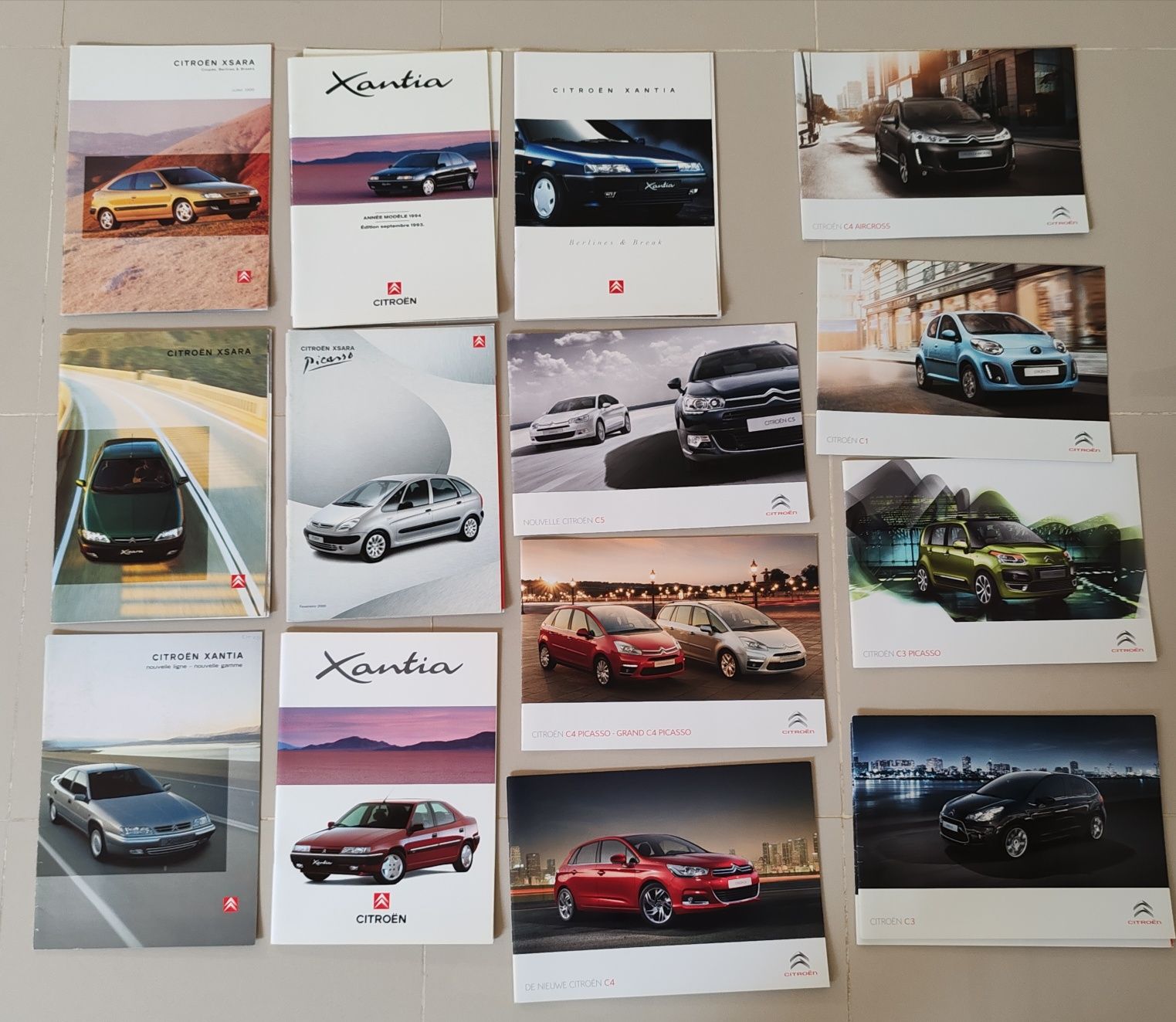 Catálogos publicitários Citroën e DS