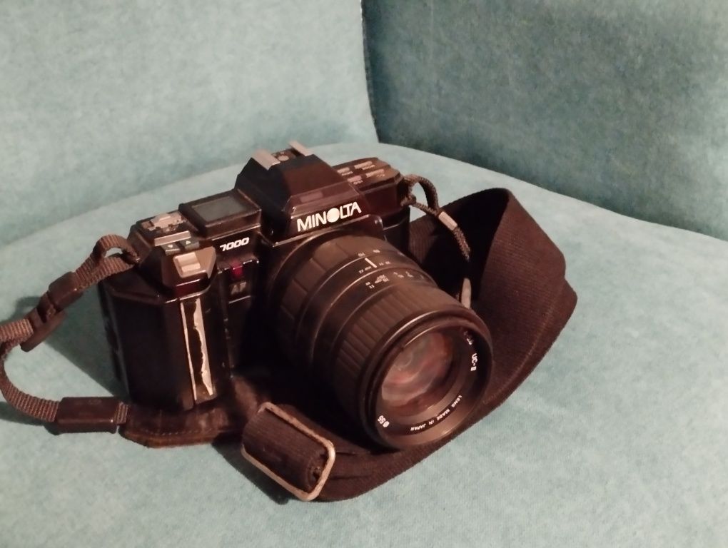 Minolta Maxxum 7000 usada com lente Sigma 70-210mm