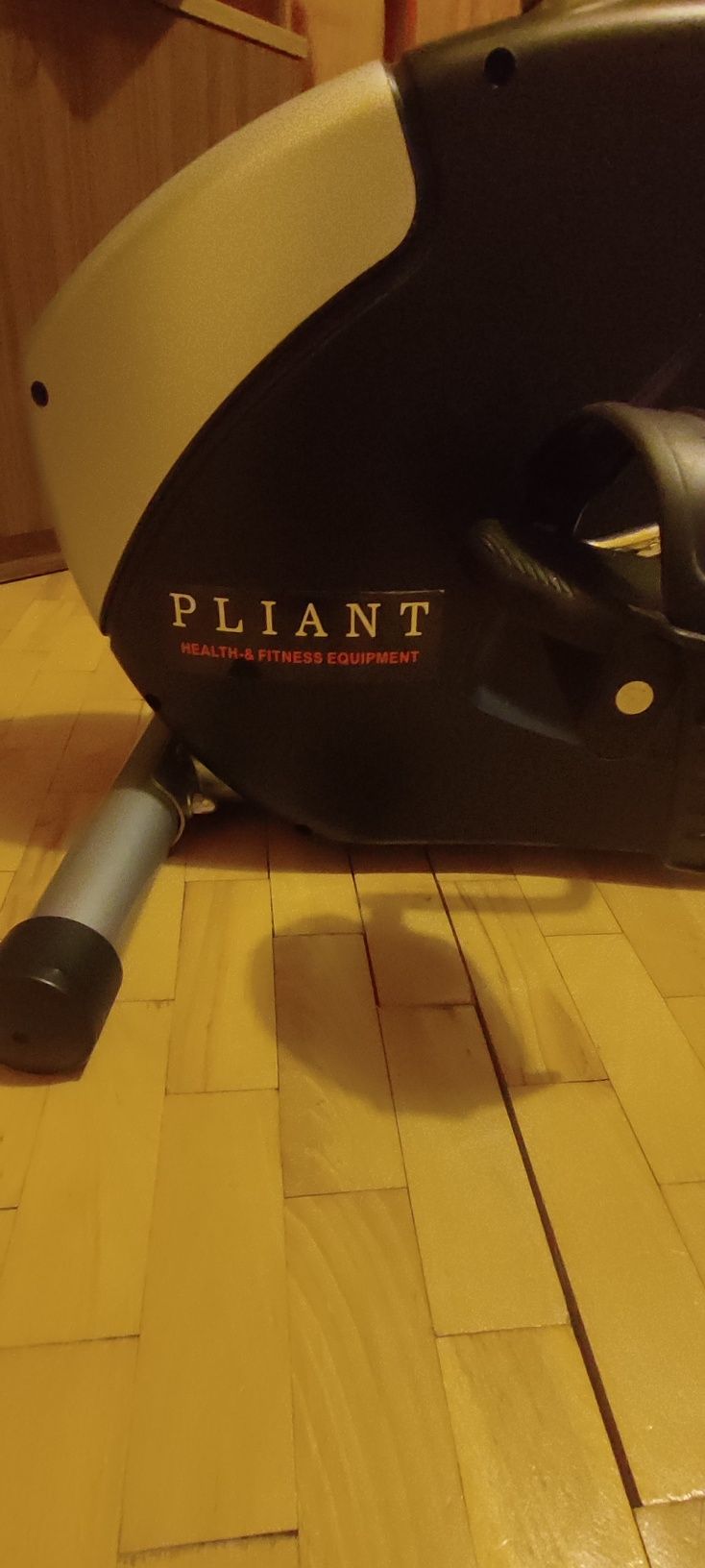 Rower stacjonarny mało używany.