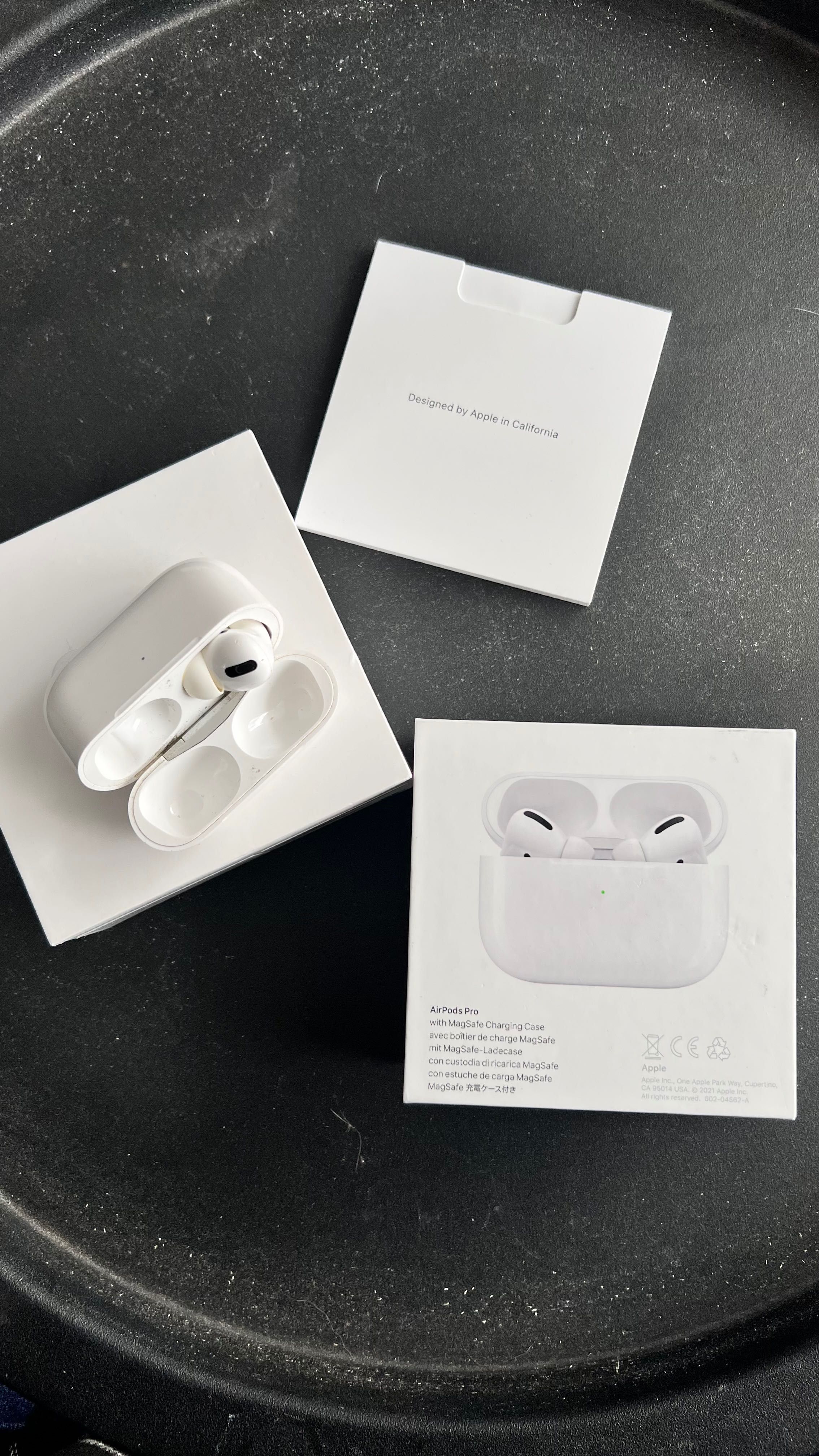AirPods Pro – etui + lewa słuchawka