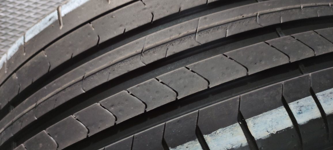 Pneus 215 40  R 18 Pirelli semi novos