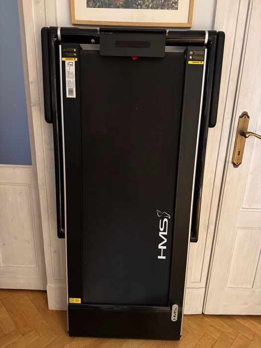 Bieżnia elektryczna z biurkiem HMS LOOP12 MULTI BLACK  używana