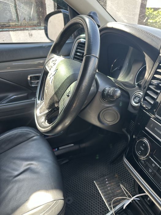 Mitsubishi Outlander sel 18-19 год