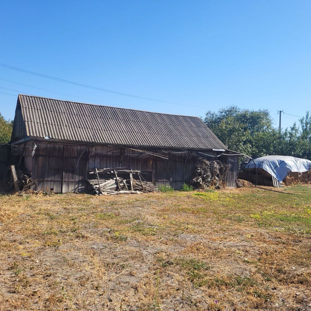 Тереторія в с.русанів, під забудівлю