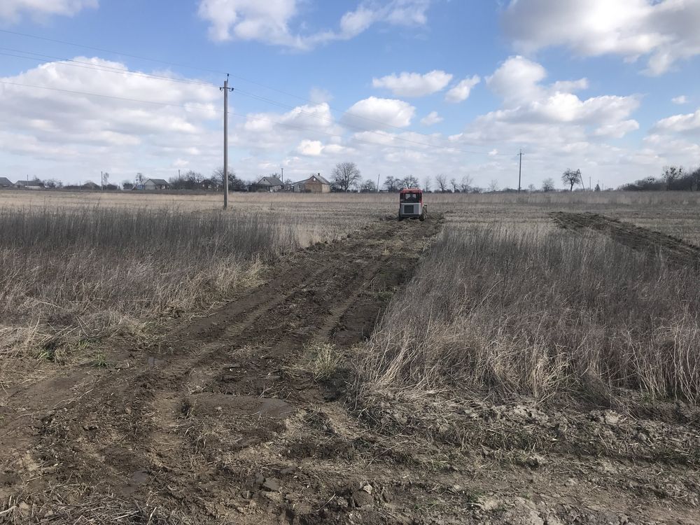 Продам ділянку  25 сотих Іванчиці справа на виїзд на Ульяники