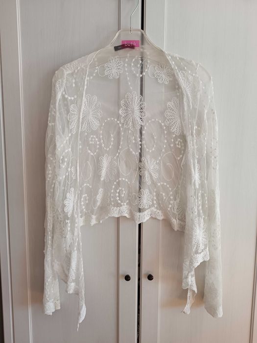 Biała koronkowa narzutka bolerko S 36 Qed London koronka