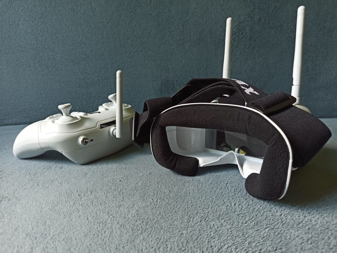 EMAX Tinyhawk II (Gogle, transmiter, śmigła)