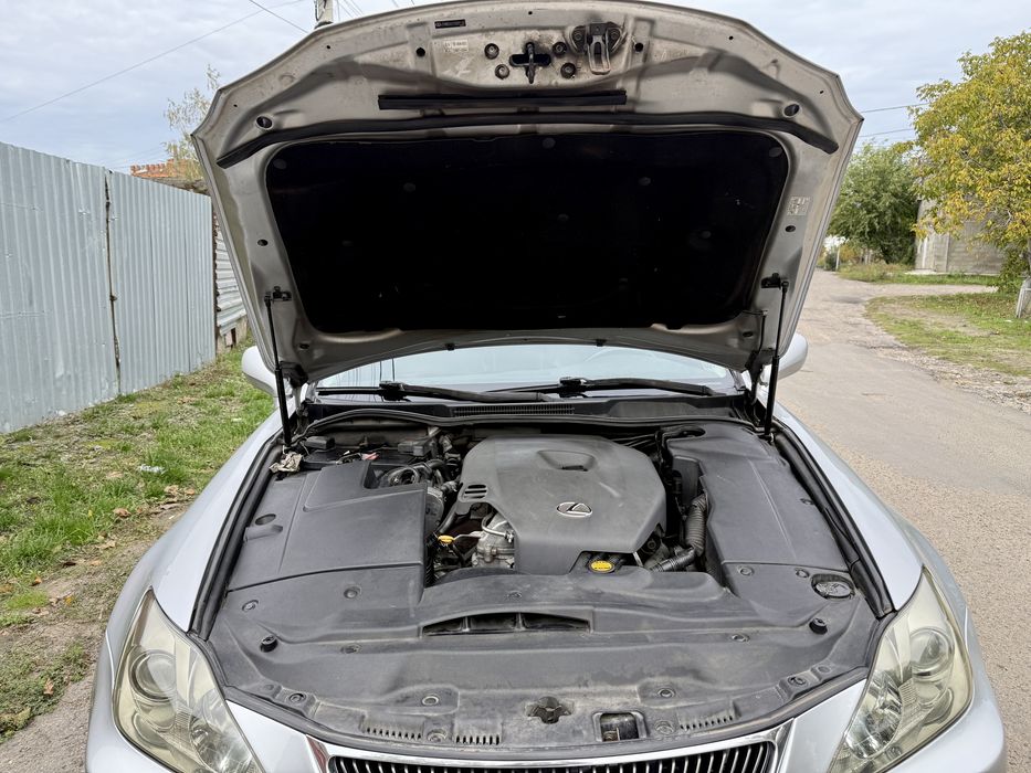 Продам Lexus Is 220d