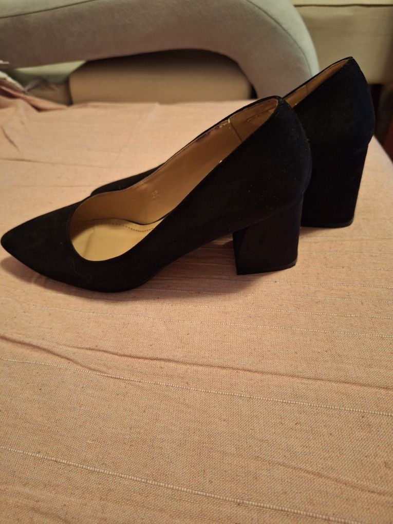 Sapatos de salto