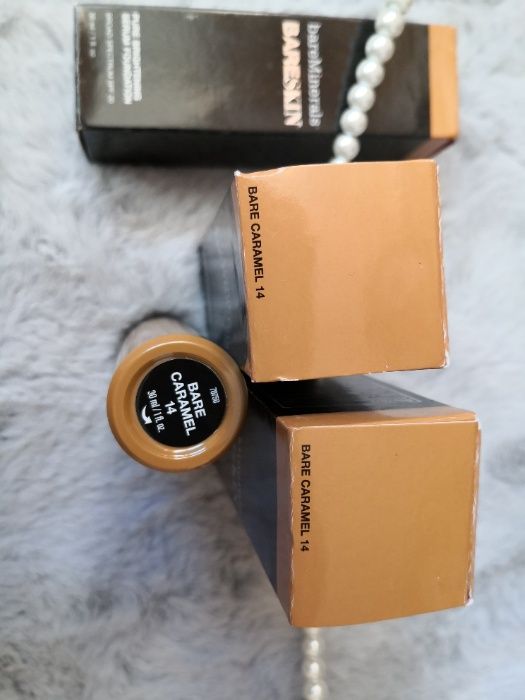 Bare Minerals BareSkin pure brightening serum foundation spf 20