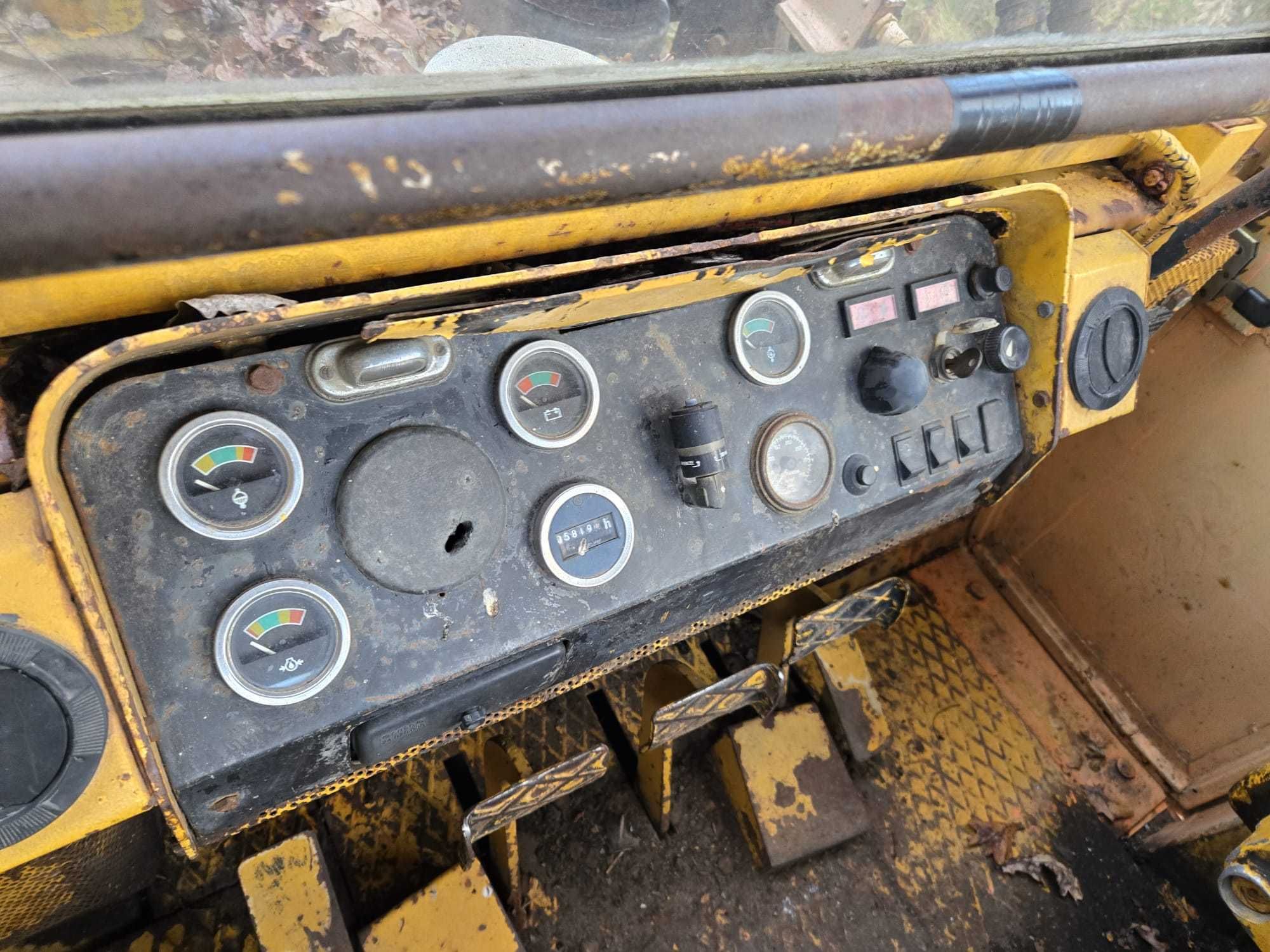Ładowarka gąsienicowa Massey Ferguson