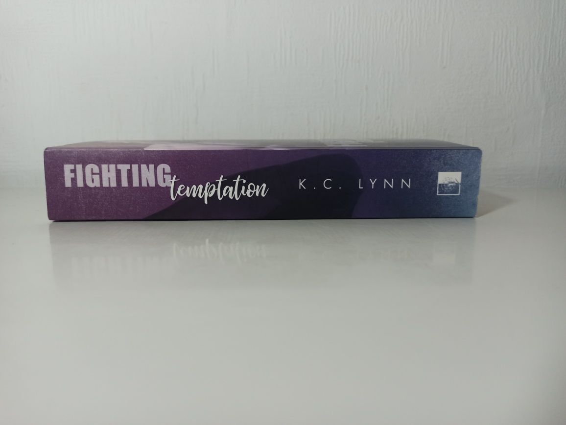 K. C. Lynn Fighting temptation wydawnictwo Niezwykłe