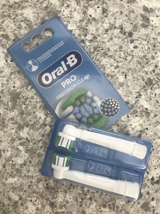 Запасна щітка  Oral-B Pro Precision Clean