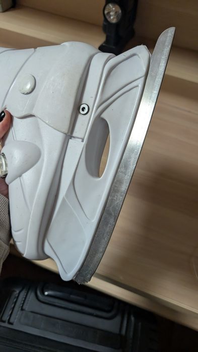 Ковзани жіночі білі пластикові 37-40, міняється розмір