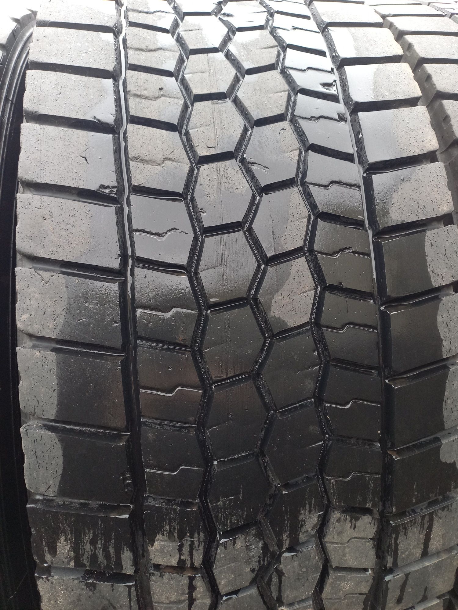Грузові шини бу 315/60/22.5