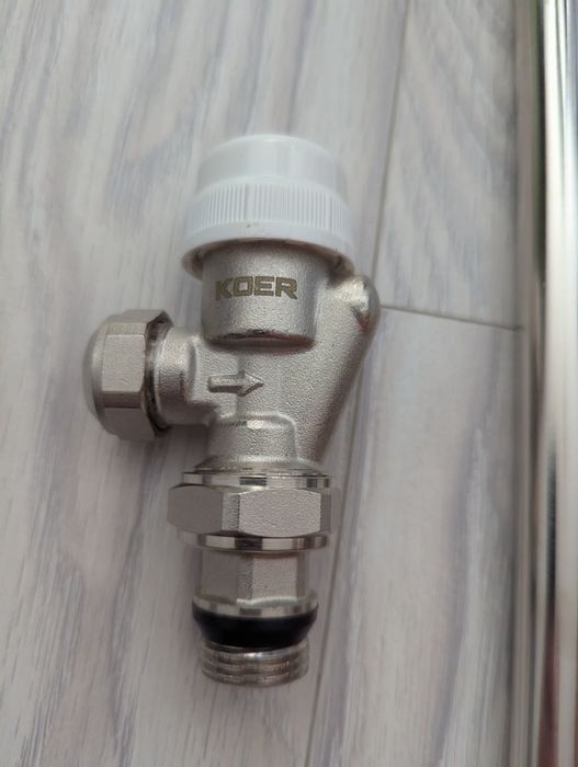 Новий Комплект Радіаторних Вентилів Koer KR.1135 (1/2" х 3/4")