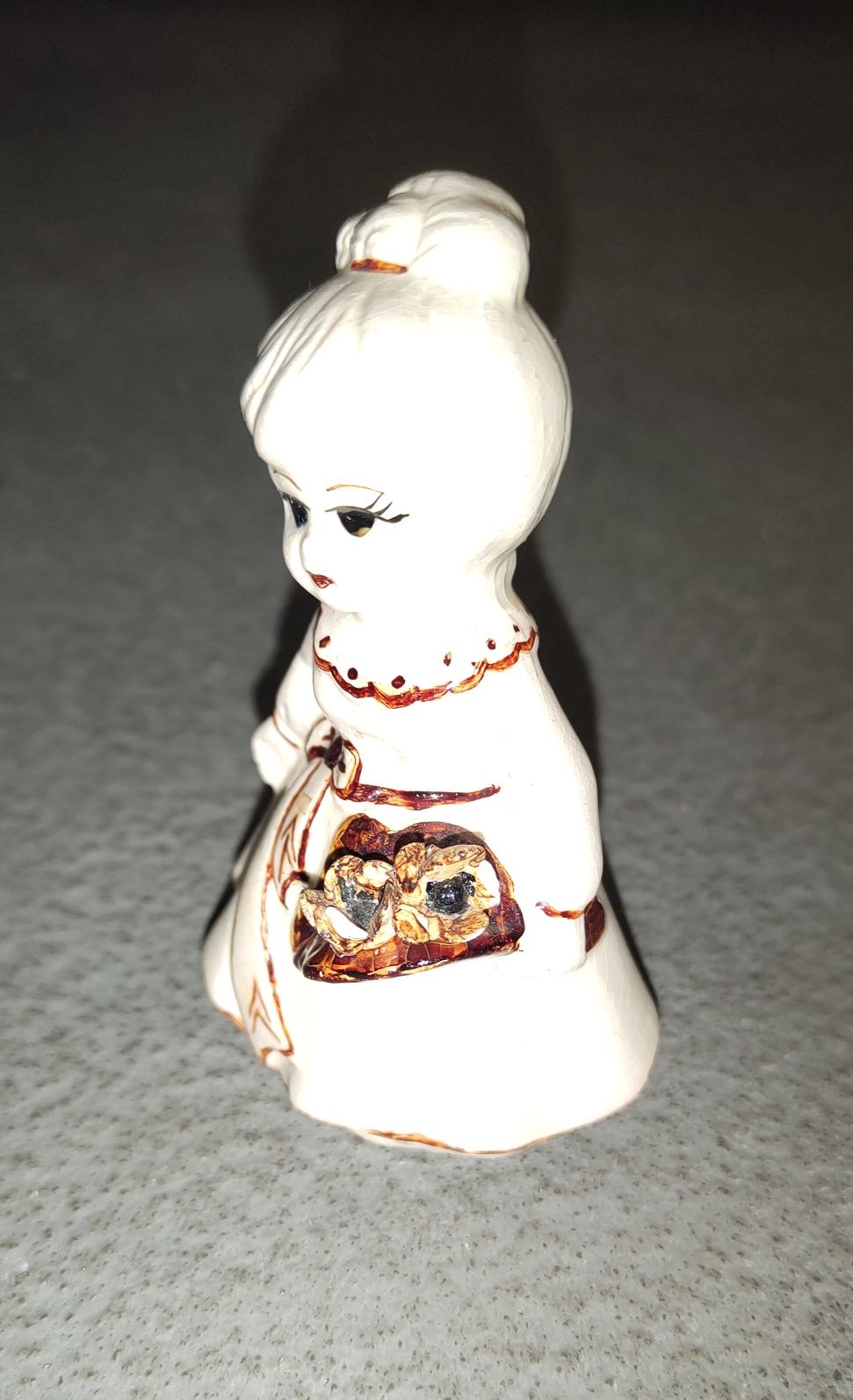 Figurka laleczka z porcelany ozdoba