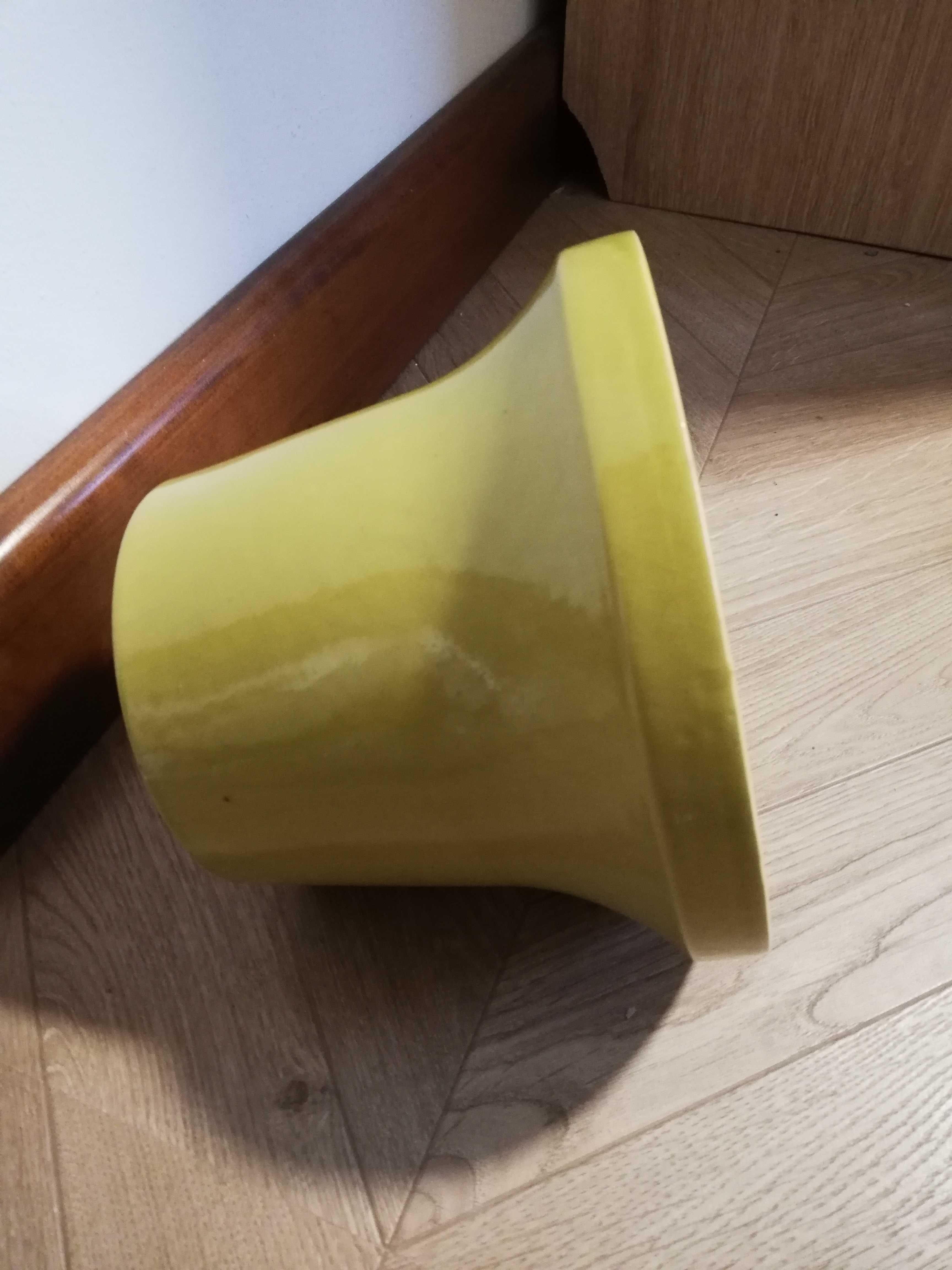 URLOP Doniczka ceramiczna limonkowa osłonka gruby rant