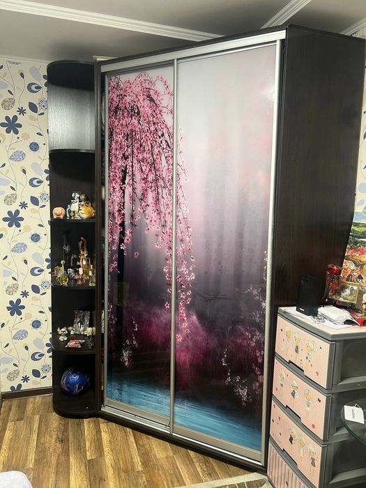 Продам кутову шафу купе