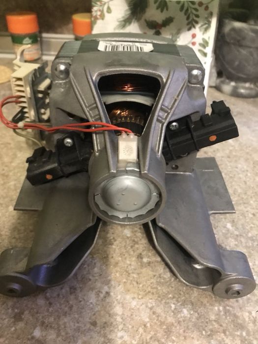 Запчастини на пральну машину Zanussi ZWQ5100