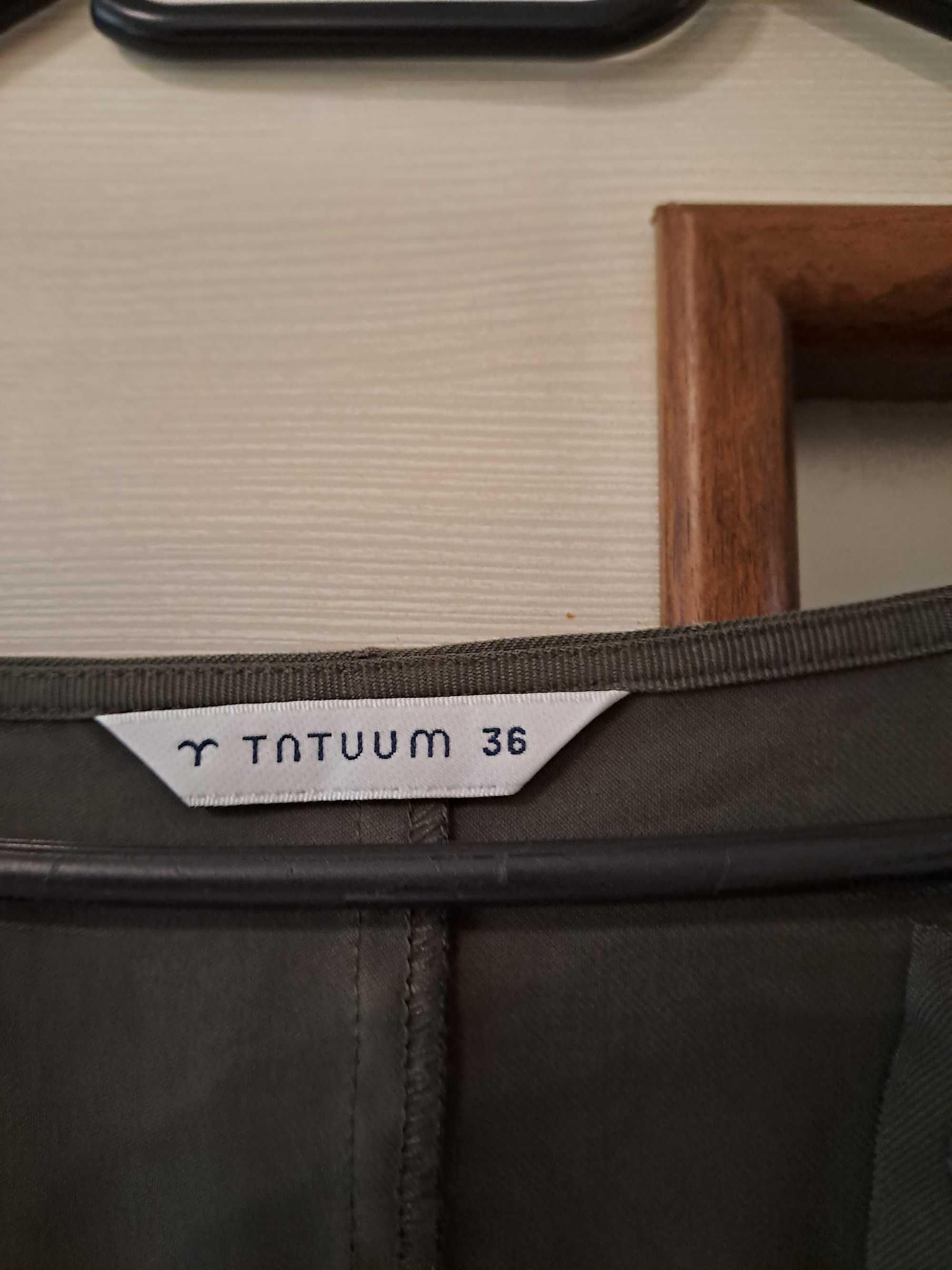 Sukienka ciemna zielen tatuum