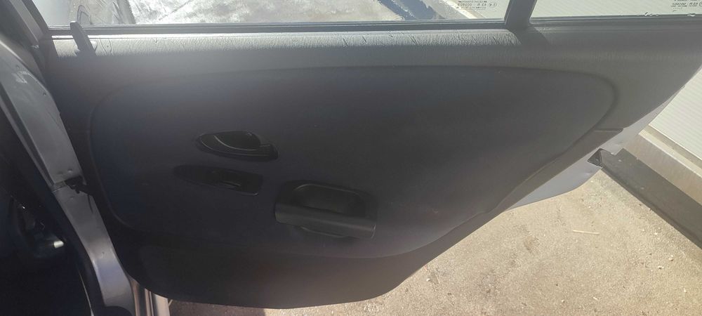 Mitsubishi carisma 1.4 2001