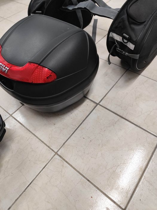 Conjunto malas e respetivos suportes GIVI  Honda CBF 500 (pc39).