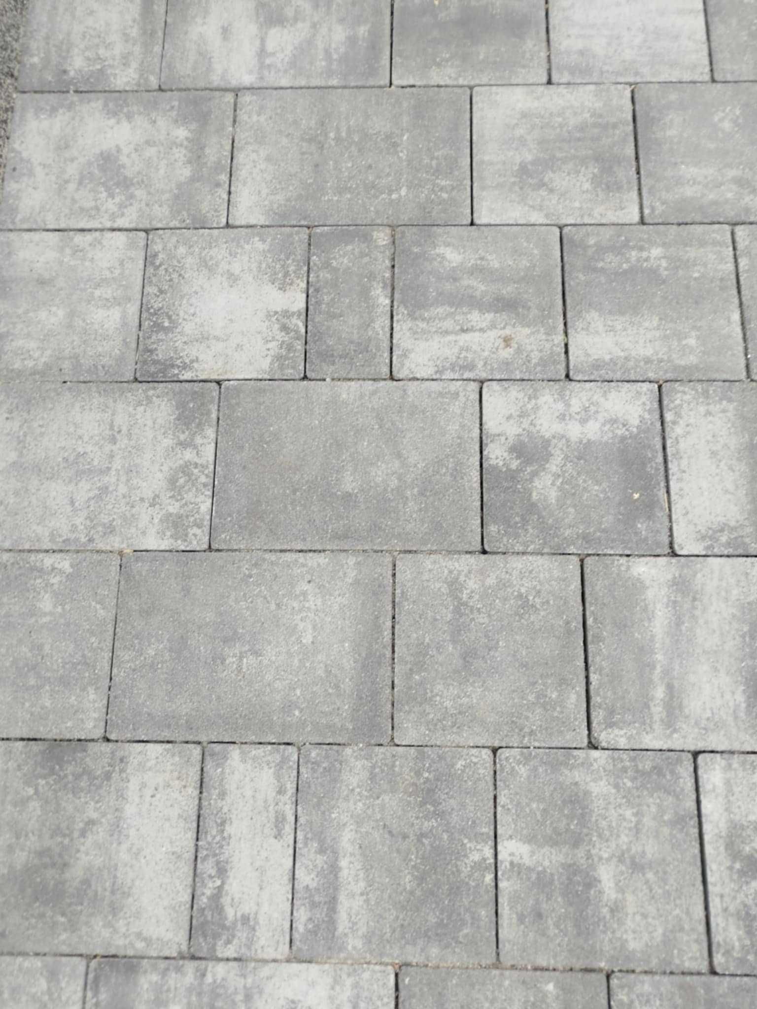 Sprzedam 2m2 kostki brukowej