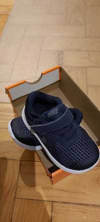 Nike revolution novas e originais n 22