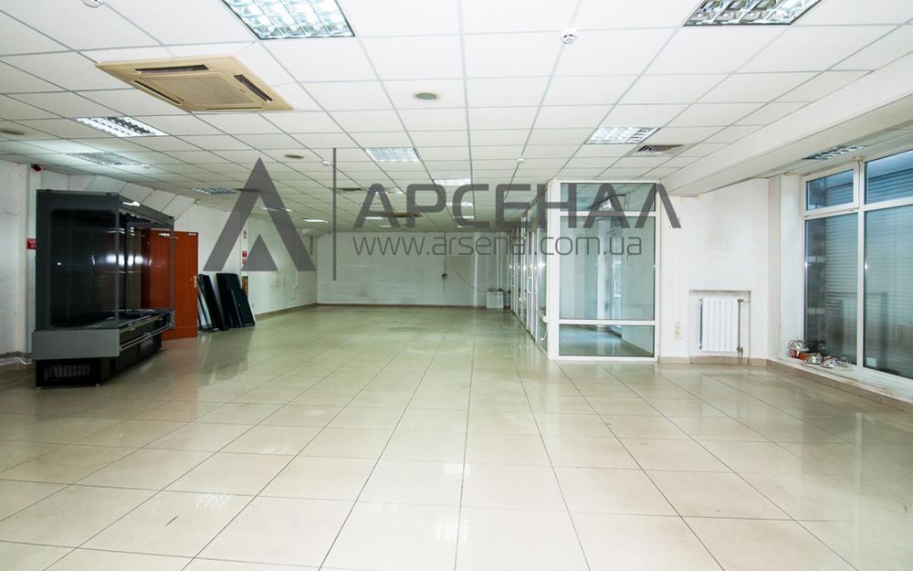 Приміщення в р-ні Малого ринку  - 174 кв.м.