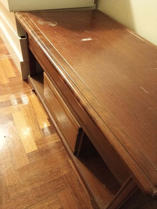 Mesa de apoio em cerejeira sala de estar